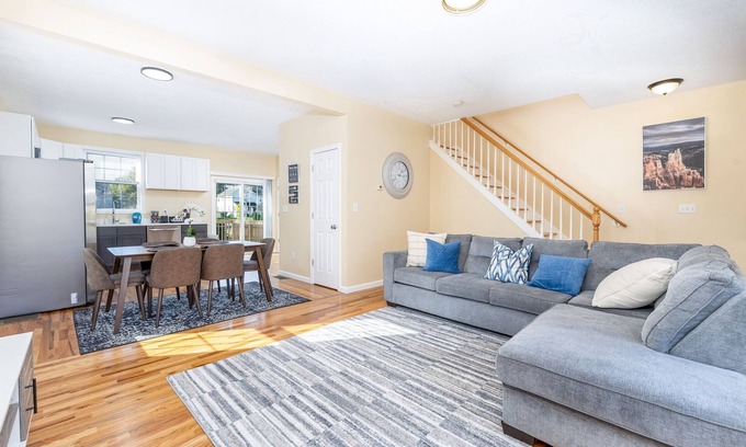 Hartford House | Tranquil 3-bedroom house with AC in Hartford