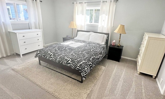 Renton House | Tranquil 4-bedroom house with WiFi close to SeaTac