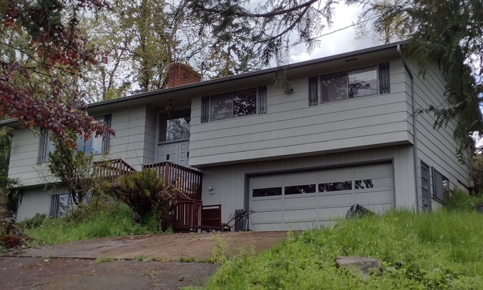 Eugene House | Tranquil air-conditioned Guest Suite in charming Eugene country-side