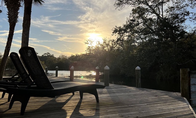 Foley House | Tranquil Bon Secour Riverfront home by beach & sportsplexes - 2bed 1.5bath