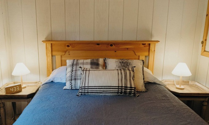Wasilla Cabin | Tranquil cabin with WiFi in charming Wasilla