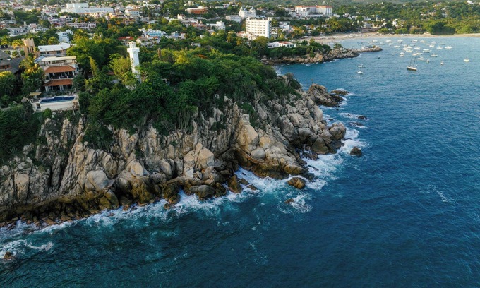 Barra de Colotepec Apartment | Tranquil Cliffside Penthouse with 180 Degree Unobstructed Ocean Views