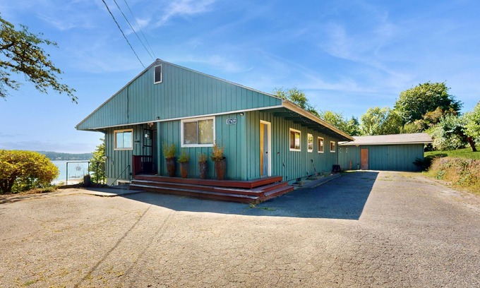 Poulsbo House | Tranquil Coastal Retreat Between Silverdale and Historic Downtown Poulsbo