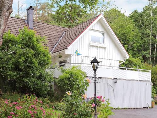 Kungsbacka Municipality House | Tranquil Coastal Retreat in Halland-By Traum