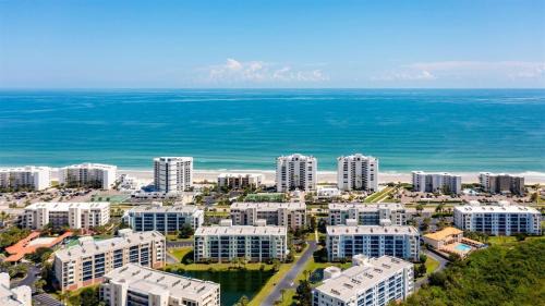 New Smyrna Beach Apartment | Tranquil Coastal Retreat At Oceanwalk - 11-302