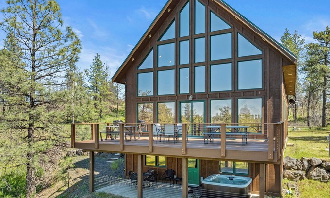 Cheney House | Tranquil Country Lodge Getaway with Hot Tub! Privacy & Serenity Abound.