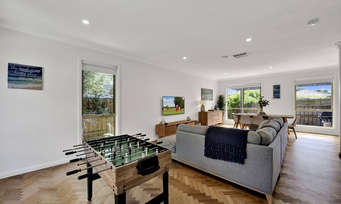 Dromana House | Tranquil Escape by Ready Set Stay - Beach, shops, internet, Foosball