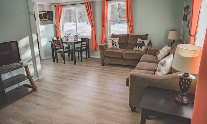 Kalifornsky House | Tranquil Forest Cottage - Free WiFi, Self-check-in. 10 minutes from Soldotna.