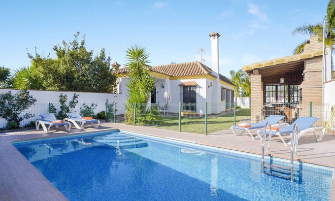Conil de la Frontera House | Tranquil Home Casa Villanueva 2 with Private Pool, Terrace, Garden & Wi-Fi