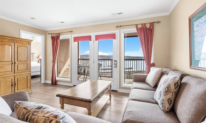 Indian Point Condo | Tranquil Lakeview: Condo with Boat Rentals