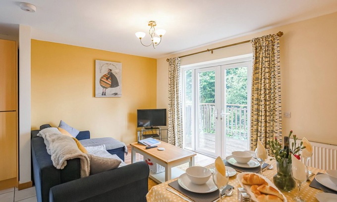 Aberdovey Cottage | Tranquil lodge with sea views.