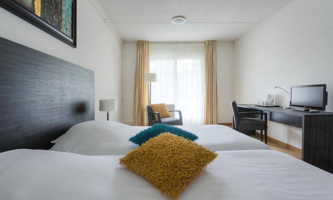 De Bult House | Tranquil Nature Stay Near Giethoorn Canals & Weerribben-Wieden Trails