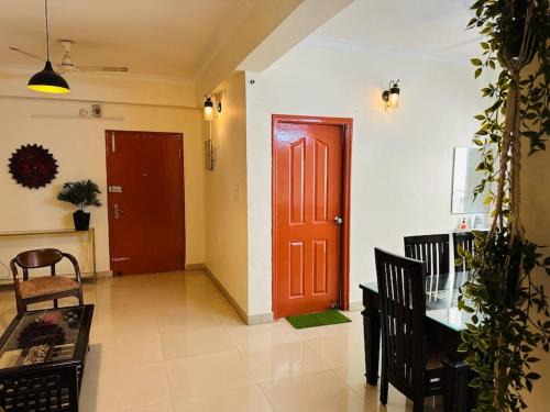 Varanasi Apartment | Tranquil (Near Ghats and Temple)