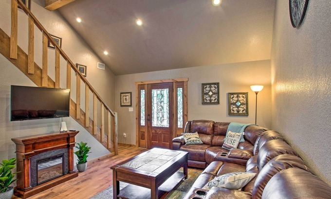 Palo Pinto House | Tranquil Palo Pinto Home w/ Deck + Boat Dock!