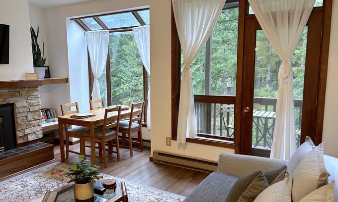 Glacier Condo | Tranquil Retreat close to Mt Baker