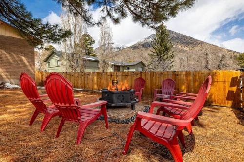 Flagstaff House | Tranquil Retreat: Luxury Home at Mount Elden's Foothills, Steps from Route 66 and Flagstaff Mall