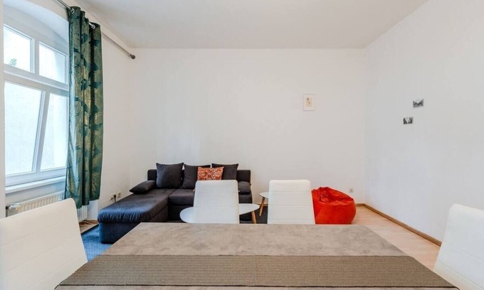 Prenzlauer Berg Apartment | Tranquil Retreat PrenziBerlin near Alexanderplatz