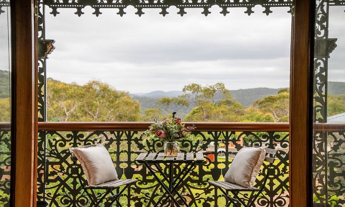 Berrilee House | Tranquil, romantic, secluded retreat with amazing views that stretch on forever!