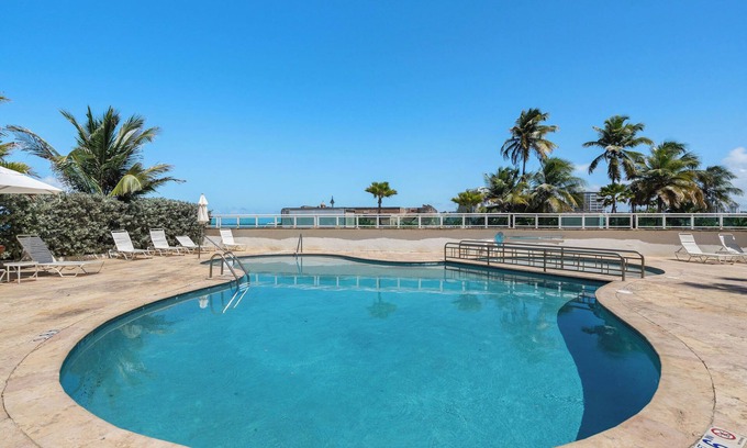 Puerta de Tierra Apartment | Tranquil Studio | Best views & location