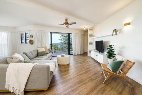 Kings Beach Apartment | Tranquil Tides Retreat - Coastal Waterfront Escape