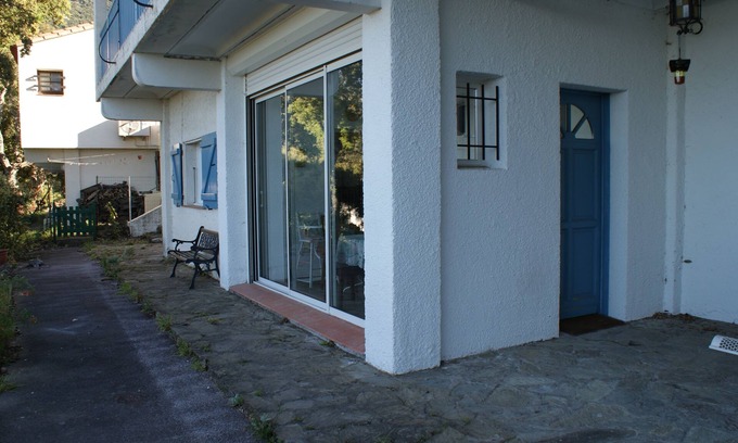 Laroque-des-Alberes Apartment | Tranquility between sea and mountains