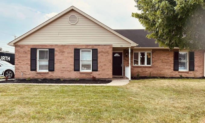 Trenton House | Tranquility in Trenton -Sleeps 9