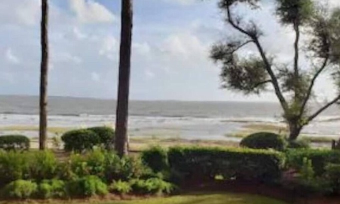 Palmetto Dunes Villa | Tranquility by the Beach 1st Fl Sleeps 6,King Bed