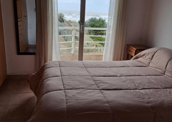 Monte Hermoso Apartment | Tranquilo duplex frente al mar