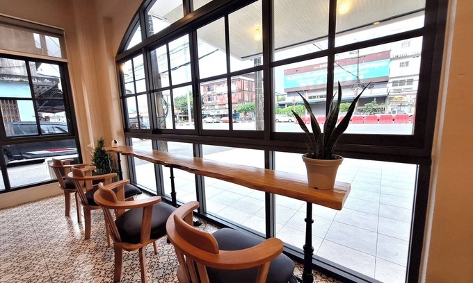 Bang Phra Hotel | Trat Hometown