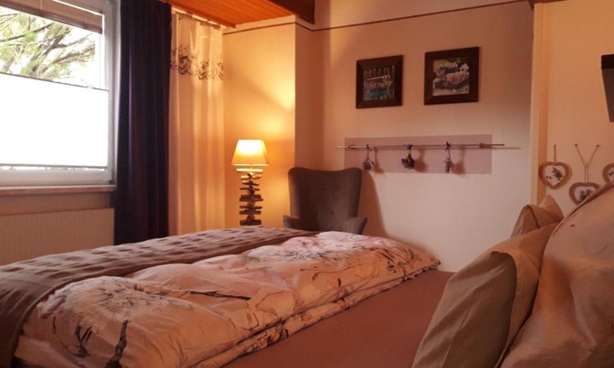 Linz Apartment | Traumapartment Pöstlingberg, reservierter Parkplatz, 4 Schlafzimmer