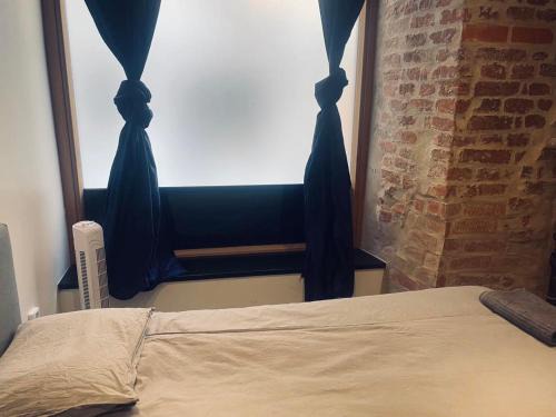 Gamla Stan Apartment | Travel box no window studio 2 now with AC