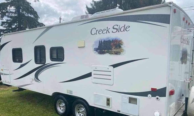 Sumner House | Travel Trailer in Downtown - shopping/dining within walking distance