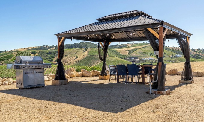 Paso Robles House | Traveler’s Dream! Lux Wine Country Escape