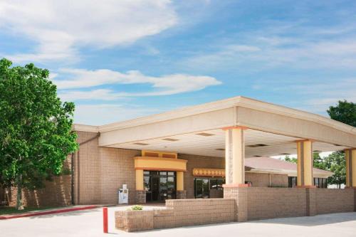 Enid Hotel | Travelodge by Wyndham Enid