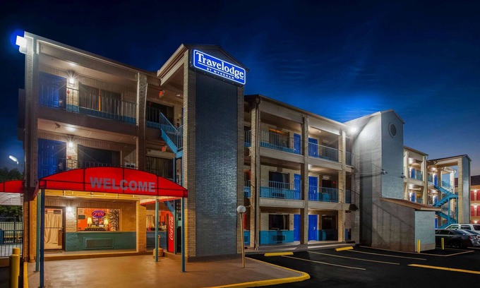 Southeast Houston Hotel | Travelodge by Wyndham Houston Hobby Airport