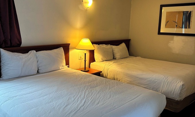 Langley Hotel | Travelodge by Wyndham Langley