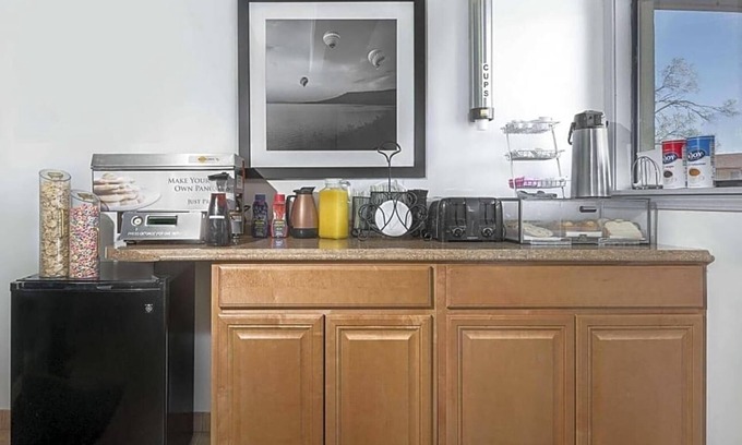 East Las Vegas Apartment | Travelodge by Wyndham Las Vegas NM is offering accommodations in Las Vegas .