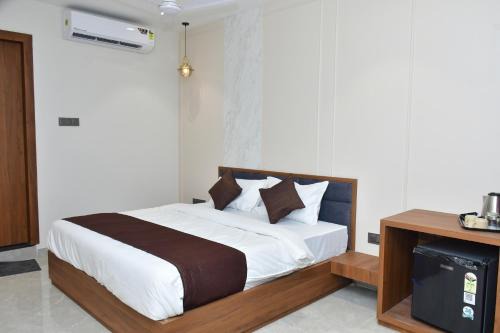 Khattalwada Hotel | Travinities Hotel Avni Palace