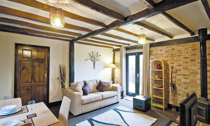 Hythe Cottage | Treacle Cottage at Treacle Den - E5385