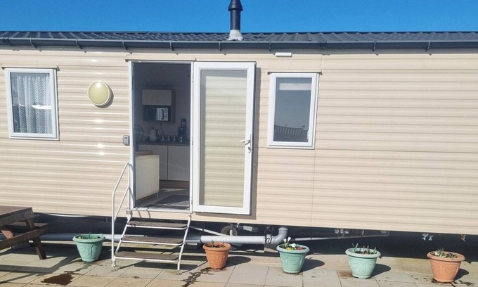 Newton Cabin | Trecco Bay Porthcawl 2-Bed Caravan, Sleeps 6