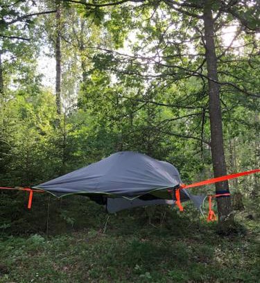 Agunnaryd House | Tree-tent overlooking lake in private woodland