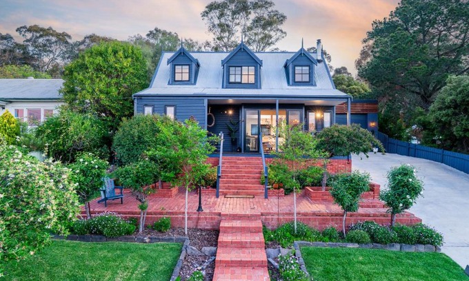 Glenroy House | Tree Tops on Hodge