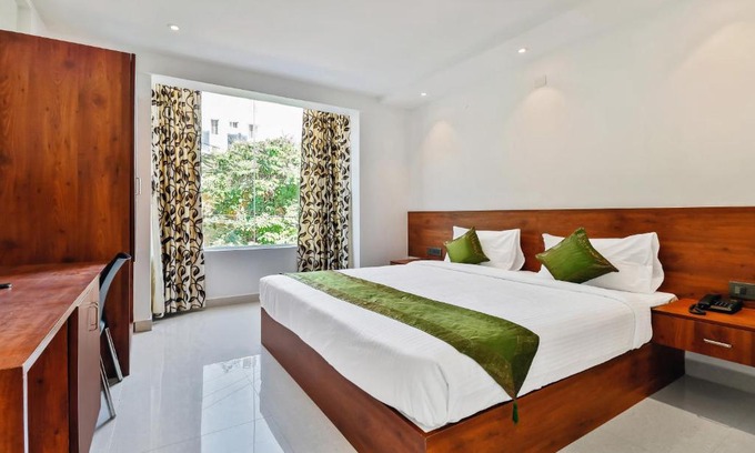 Stage 1 Hotel | Treebo Blu Orchid