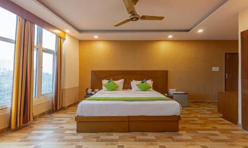 Noida Hotel | Treebo Green View, Noida