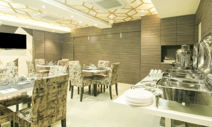 Chinar Park Hotel | Treebo Hoops - Airport