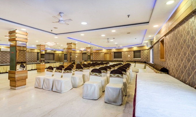 Phool Bagan Hotel | Treebo Pawan Putra