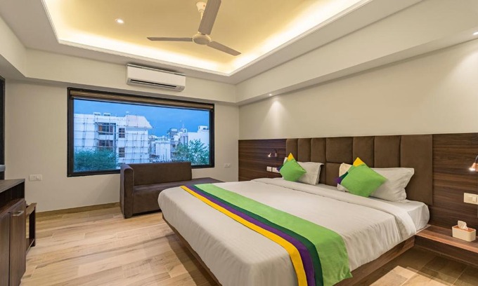 Malviya Nagar Hotel | Treebo Pink City Grand
