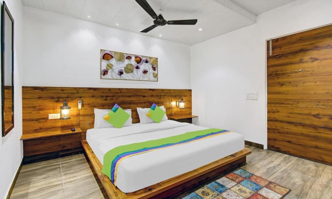 South West Hotel | Treebo Prime Elight