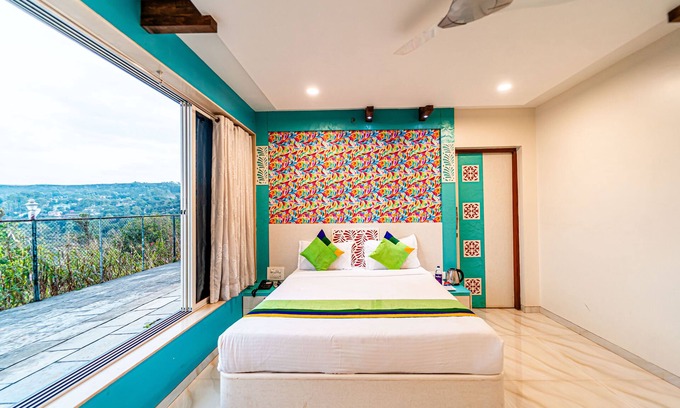 Panchgani Hotel | Treebo Raval Resort with Valley View