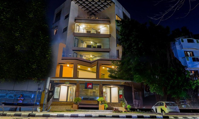 Ernakulam South Hotel | Treebo Time Square Marine Drive